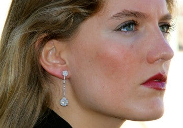 Pendientes largos de oro blanco y brillantes para novias - Roman Joyero