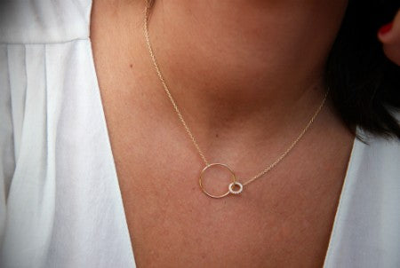 Gargantilla de plata de ley con círculos entrelazados - Roman Joyero