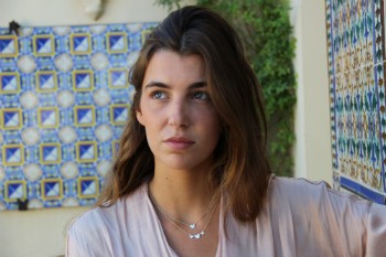 Cadena de plata con baño de oro y 3 mariposas en el centro - Roman Joyero