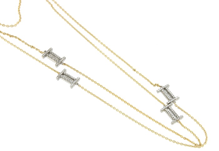 Cadena larga de plata con baño de oro y el número romano II - Roman Joyero