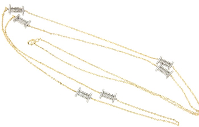 Cadena larga de plata con baño de oro y el número romano II - Roman Joyero