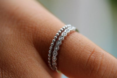 JUNCOS anillo de oro blanco con bolitas de oro y diamantes - Roman Joyero