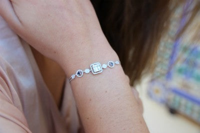 Pulsera de compromiso de oro blanco con zafiros y diamantes - Roman Joyero