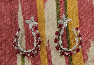 Argollas de oro blanco RED 174 con rubíes - Roman Joyero