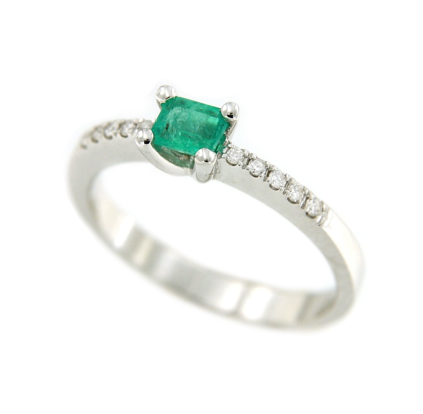 Alianza de oro blanco ASUMAN con esmeralda y diamantes - Roman Joyero