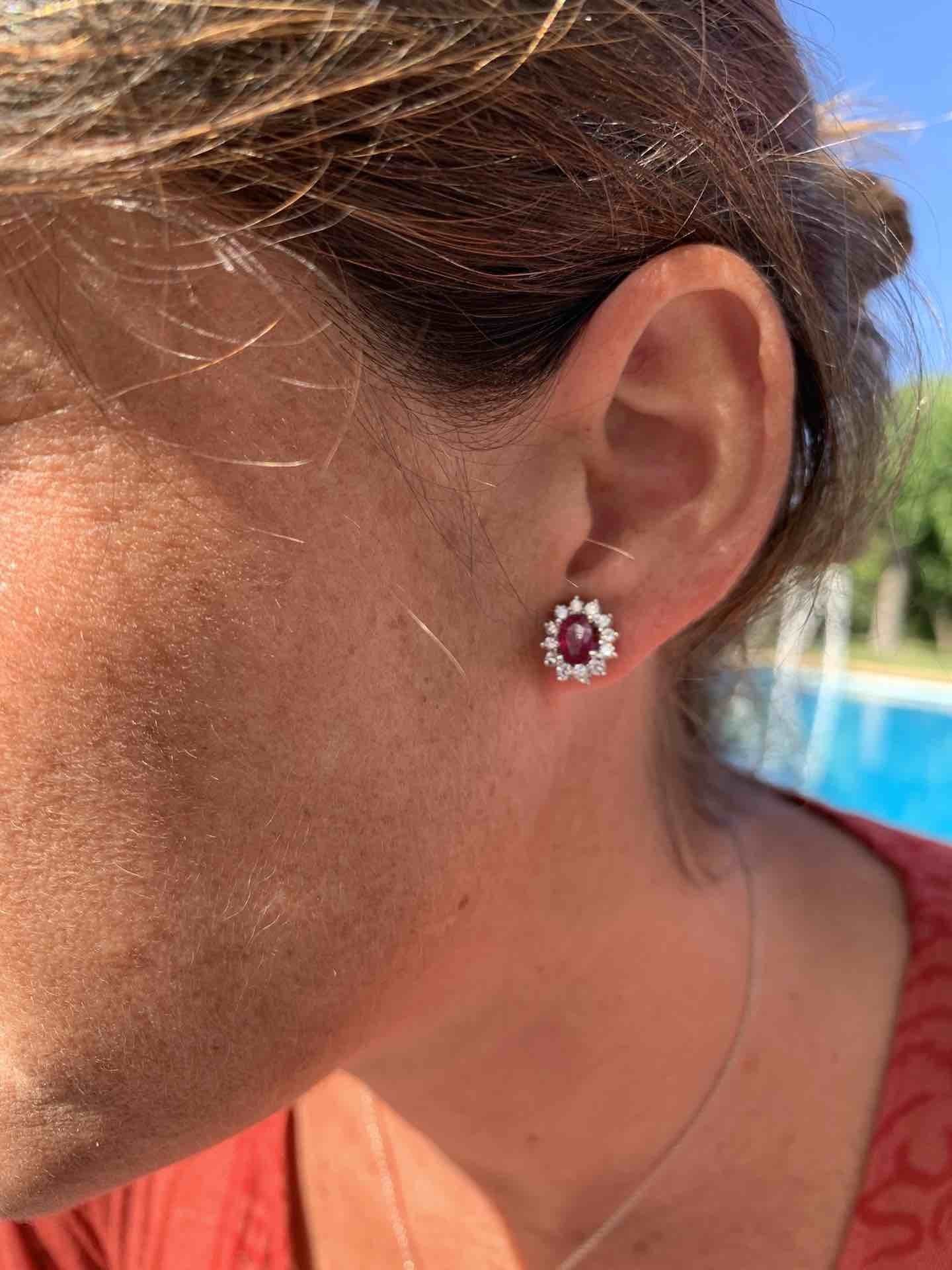 Pendientes de oro blanco ESRA con rubí y brillantes - Roman Joyero