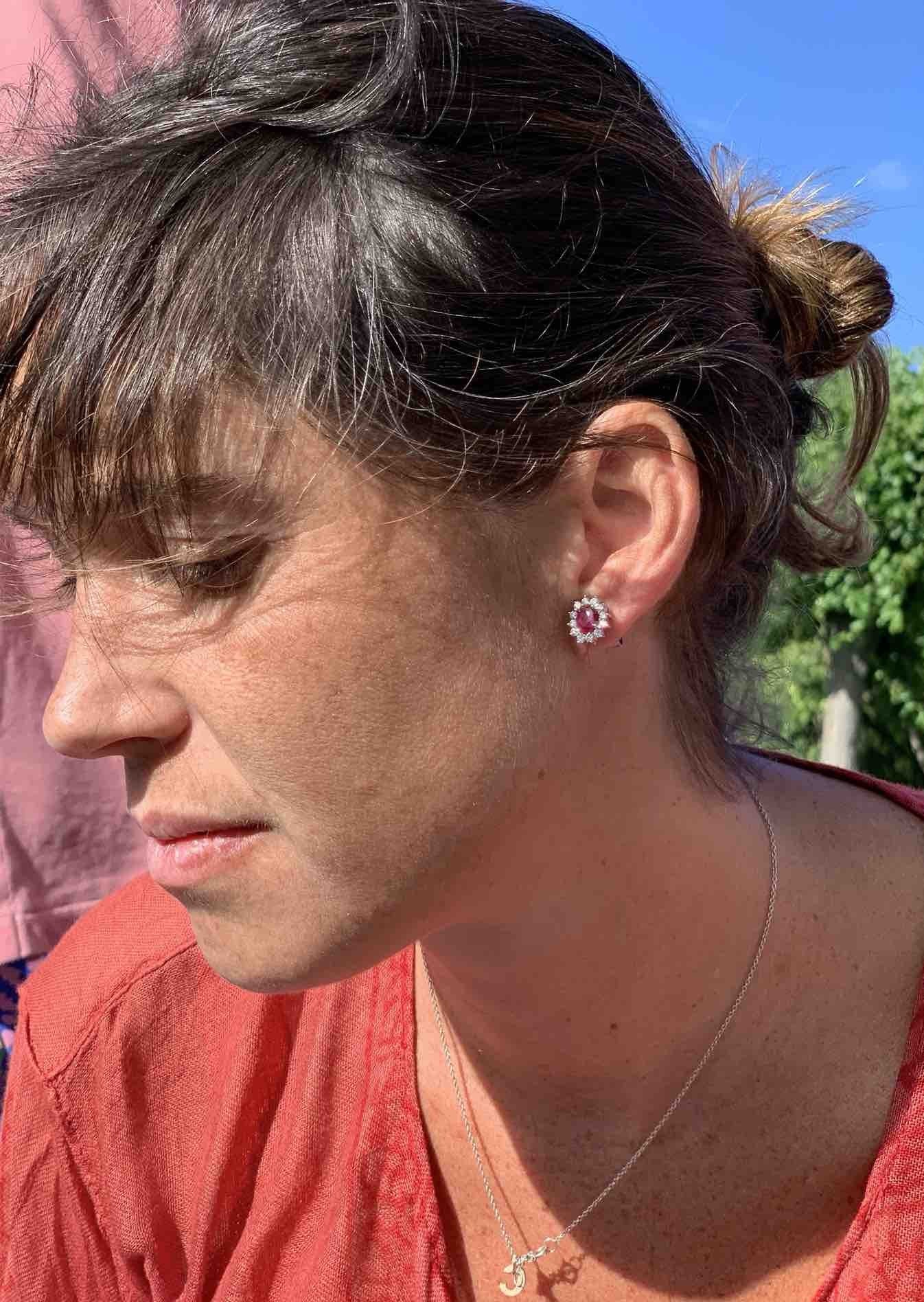 Pendientes de oro blanco ESRA con rubí y brillantes - Roman Joyero