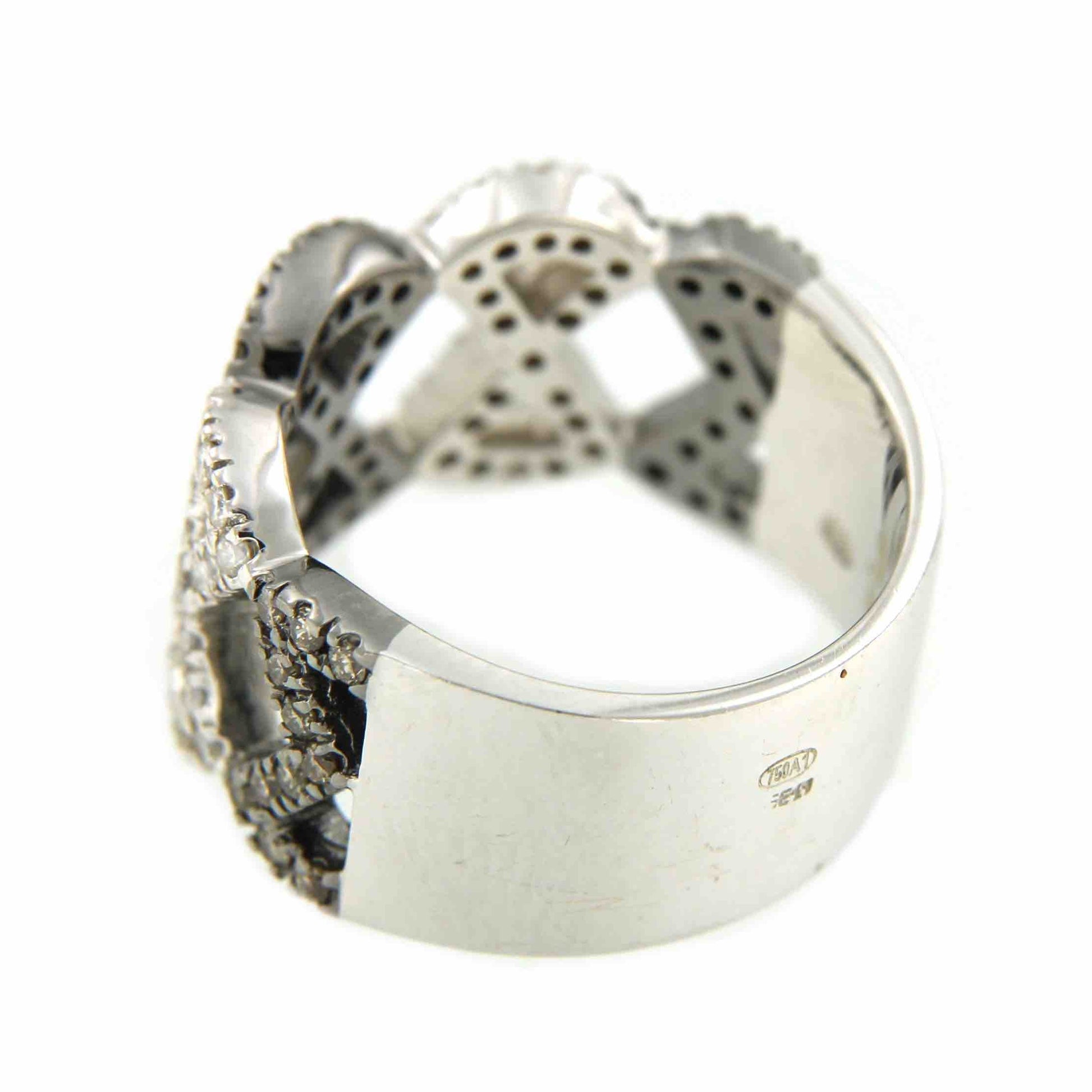 Anillo moderno de oro blanco BASAK con brillantes blancos y marrones - Roman Joyero