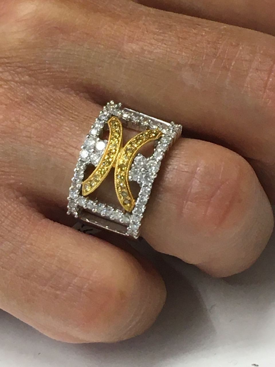 AYLA anillo de oro blanco y amarillo con brillantes blancos y amarillos - Roman Joyero