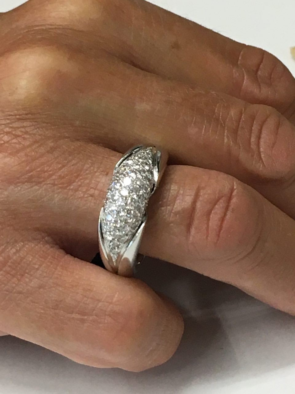 Anillo de oro blanco AYNUR con brillantes - Roman Joyero