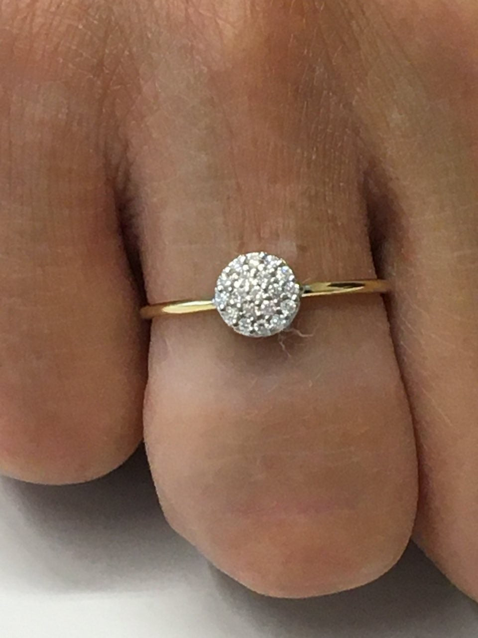 Alianza de oro amarillo AYDAN con diamantes - Roman Joyero