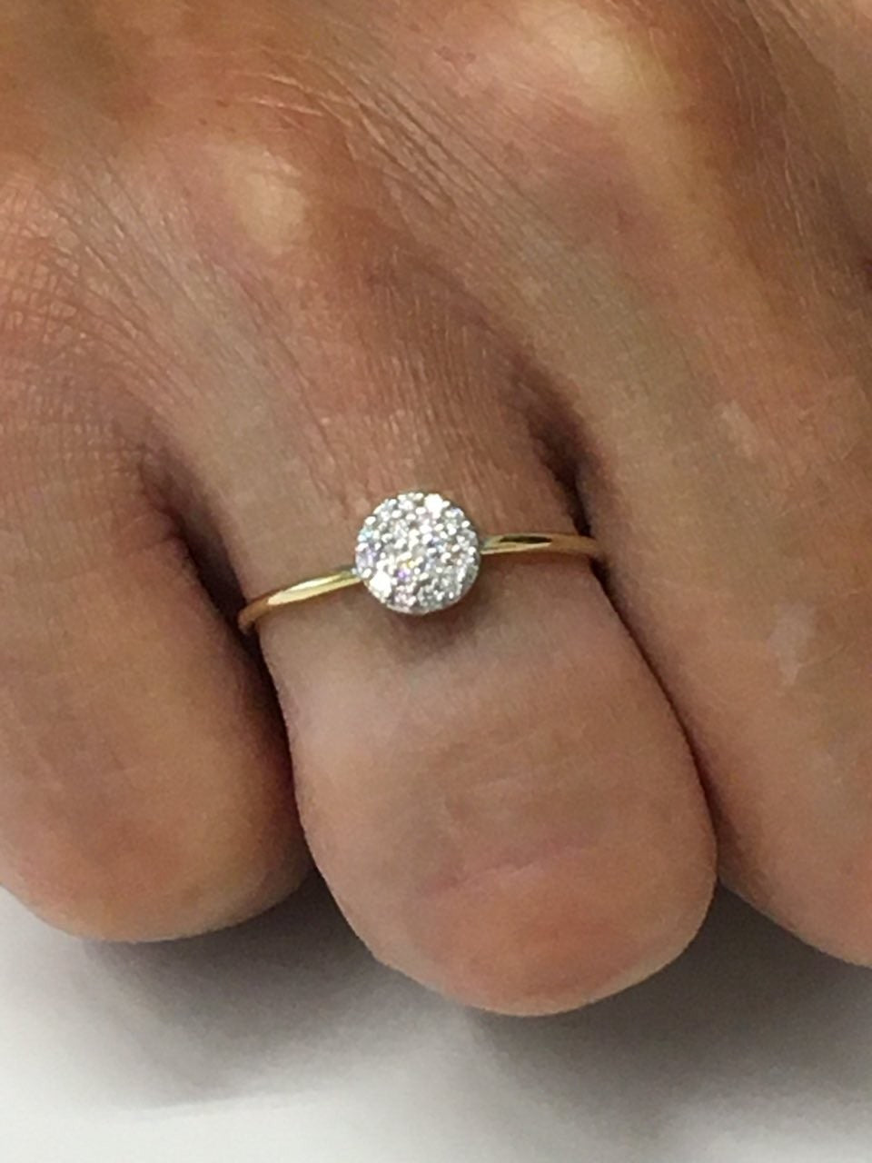 Alianza de oro amarillo AYDAN con diamantes - Roman Joyero