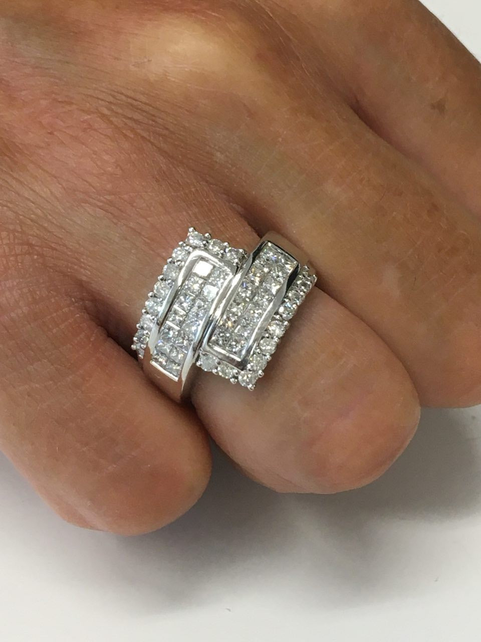 GENOVA anillo de oro blanco con diamantes - Roman Joyero