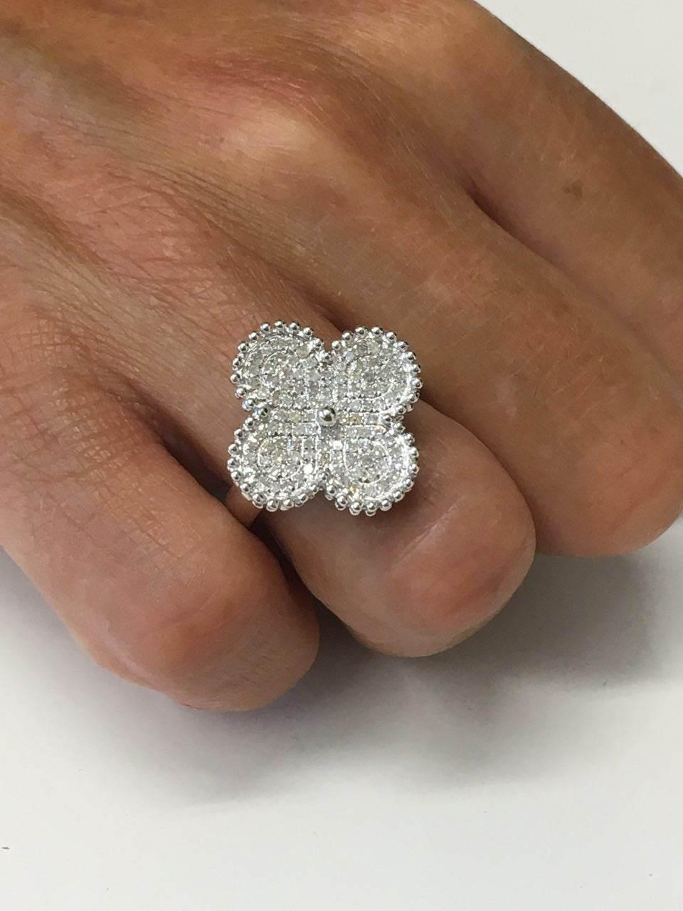 TARANTO, anillo de oro blanco con diamantes - Roman Joyero