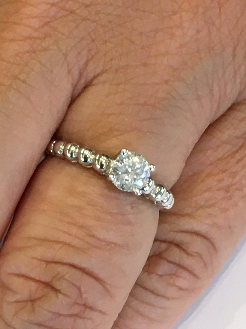 SORRENTO, solitario en oro blanco con diamante - Roman Joyero