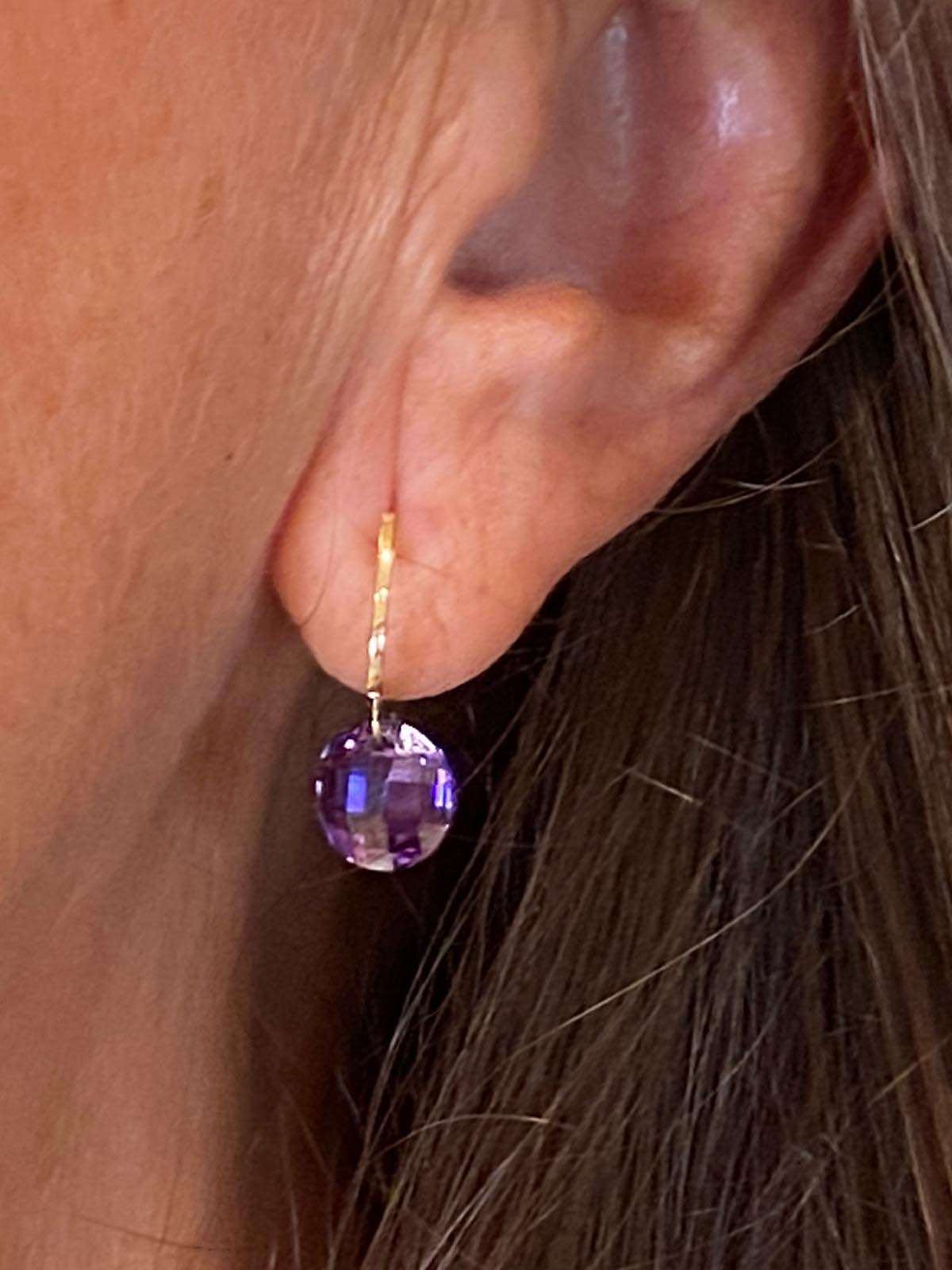 Pendientes HATICE en oro amarillo con amatista o cuarzo celeste