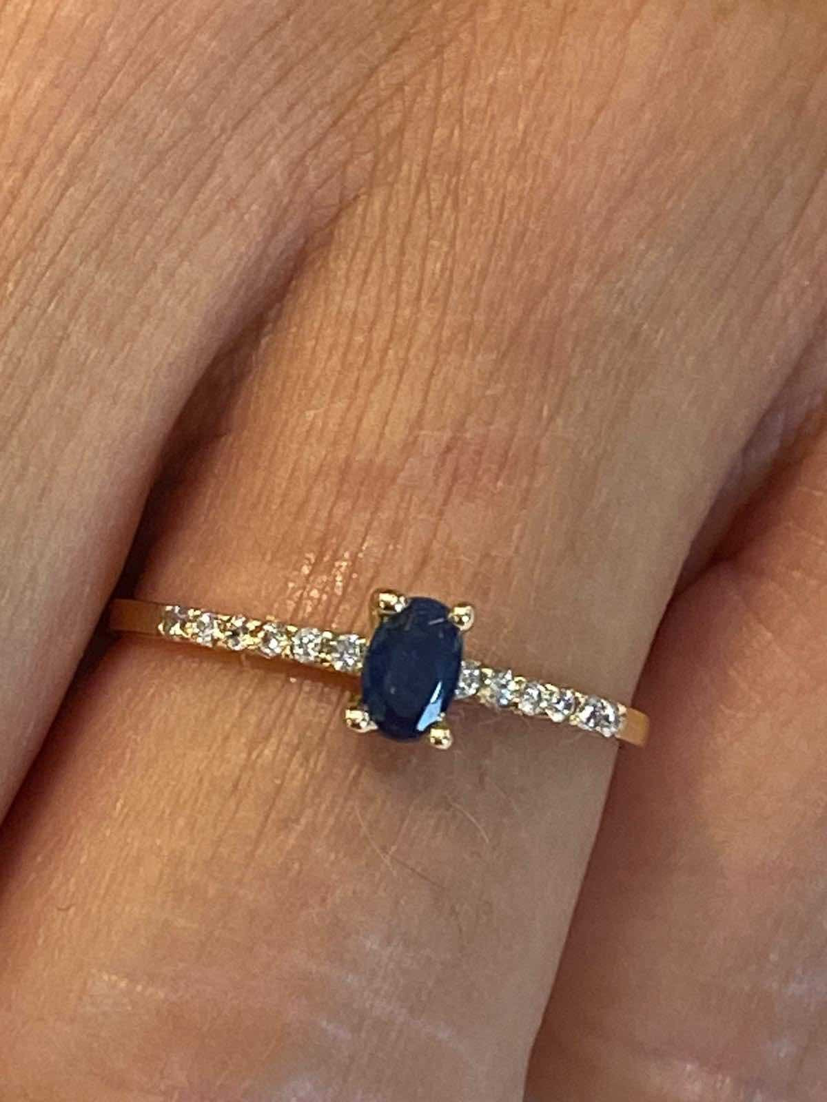 Anillo fino IREM en oro amarillo con esmeralda, rubí o zafiro