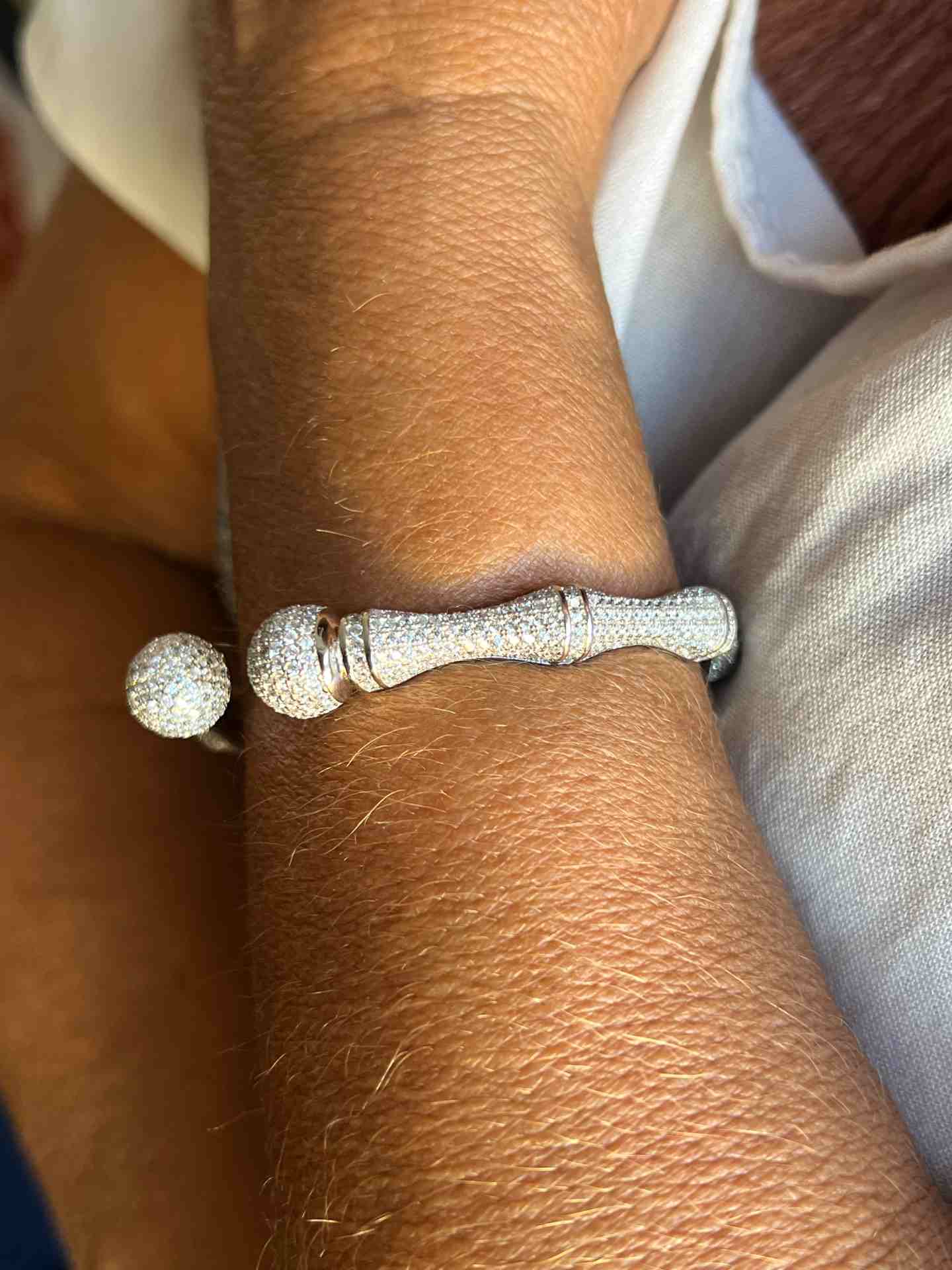 Pulsera rígida JAVA de plata 1ª ley con circonitas