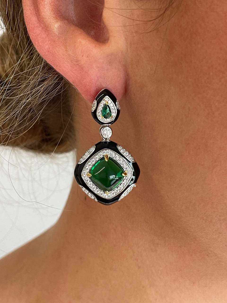 Pendientes CARMESÍ  en plata primera ley con circonitas