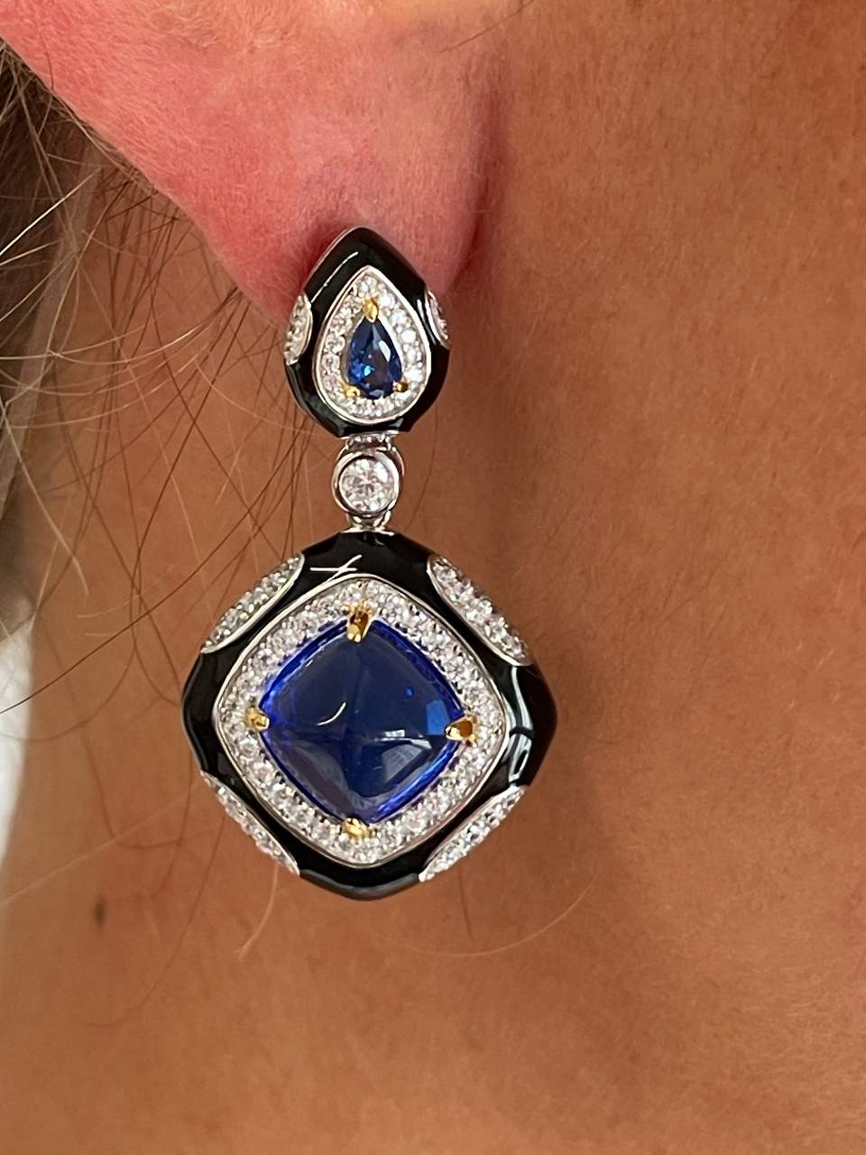 Pendientes CARMESÍ  en plata primera ley con circonitas