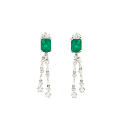 Pendientes largos NIRA en plata primera ley con circonitas esmeralda