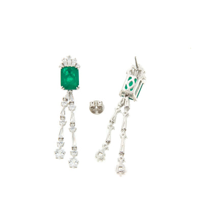 Pendientes largos NIRA en plata primera ley con circonitas esmeralda
