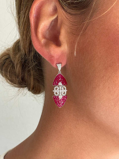 Pendientes LYRA, en plata 1ª ley con circonitas en engaste invisible