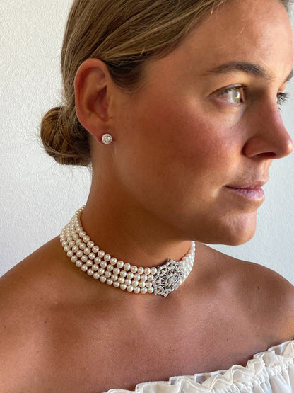 SISSI choker made of Chinese pearls with a silver center and cubic zirconia