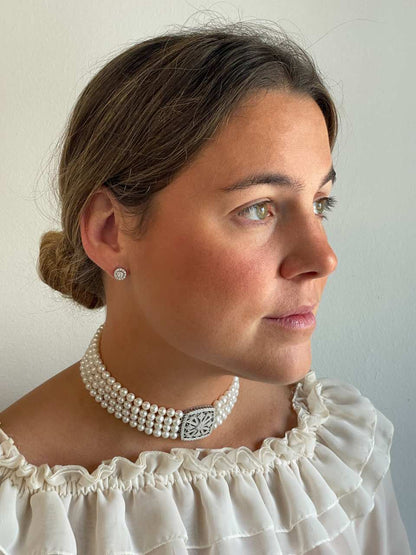 Choker MATILDE de perlas chinas con centro de plata y circonitas