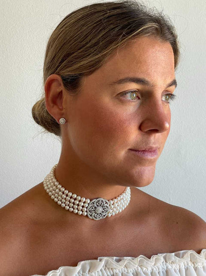 CLAUDIA choker made of Chinese pearls with a silver center and cubic zirconia