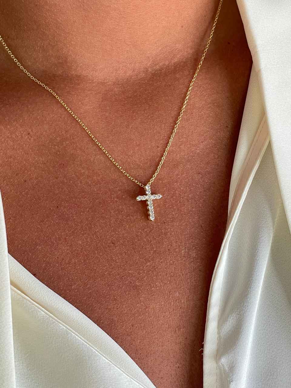Gargantilla CURAZAO de plata con cruz de circonitas.