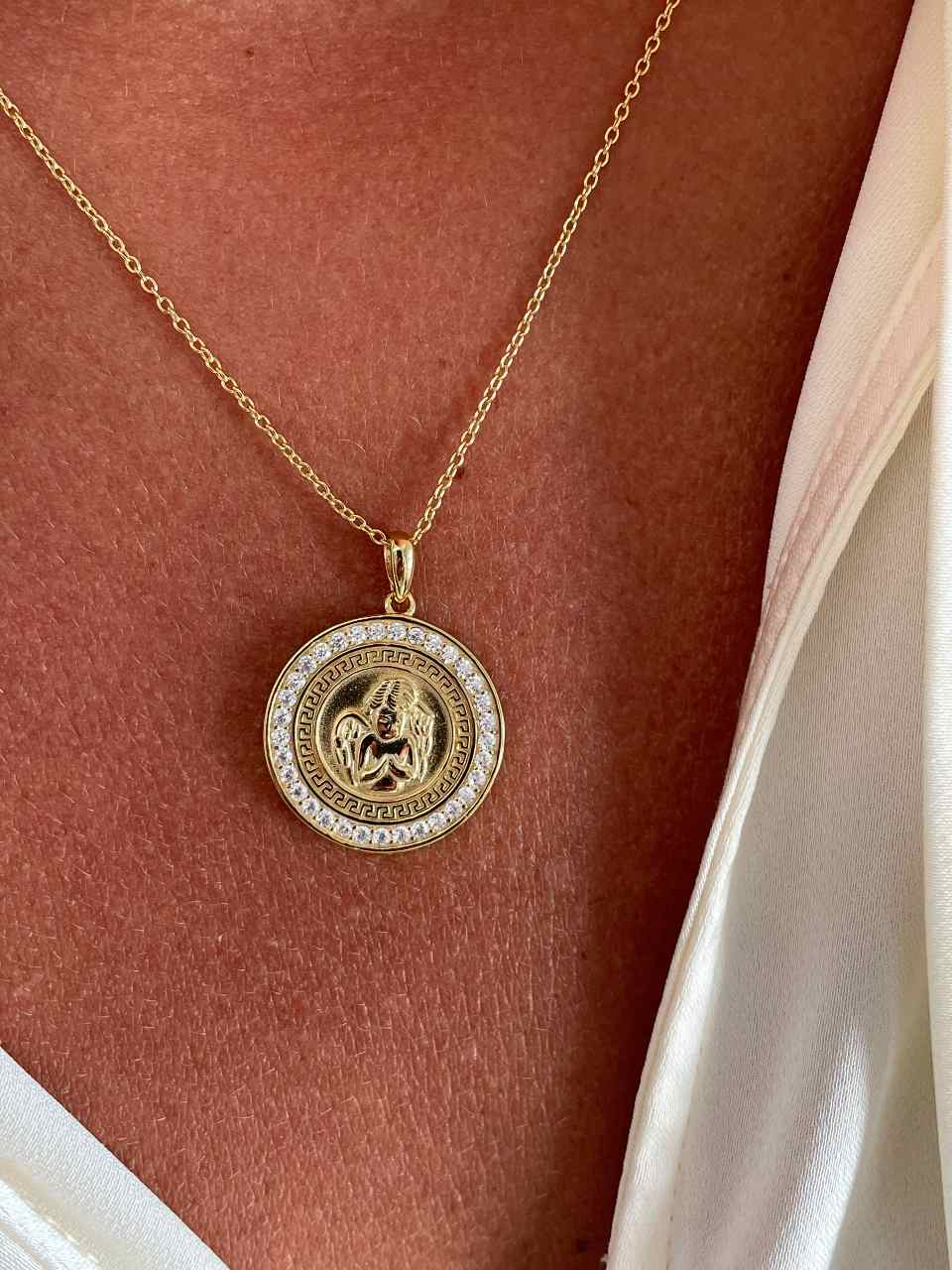 PROVIDENCIA, gargantilla de plata dorada con angel de la guarda