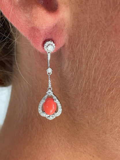 Pendientes TORTUGA largos en cuarzo esmeralda/ polvo de coral