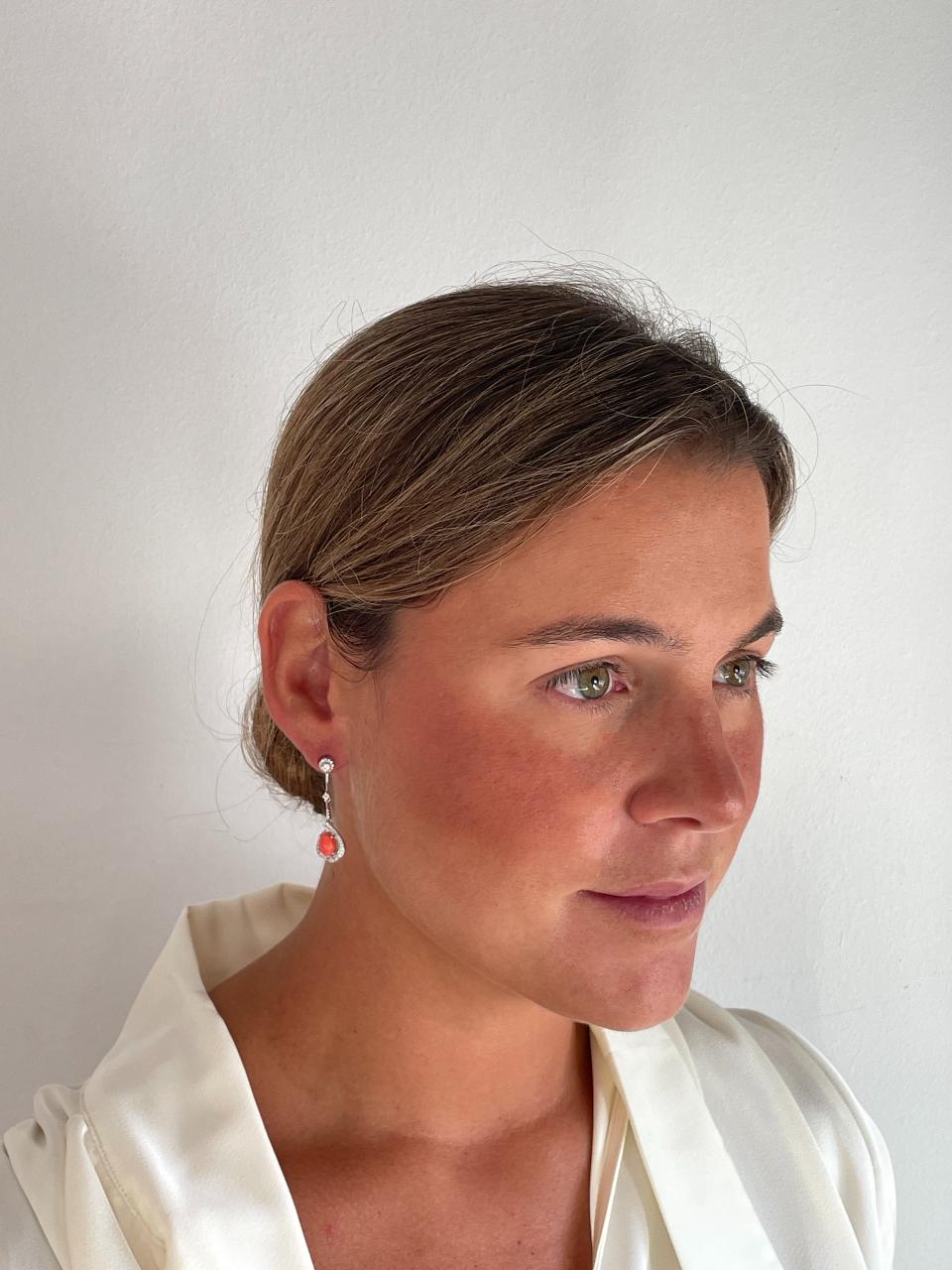 Pendientes TORTUGA largos en cuarzo esmeralda/ polvo de coral