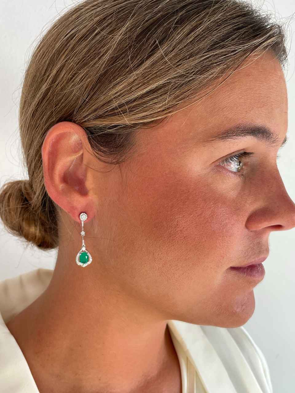 Pendientes TORTUGA largos en cuarzo esmeralda/ polvo de coral