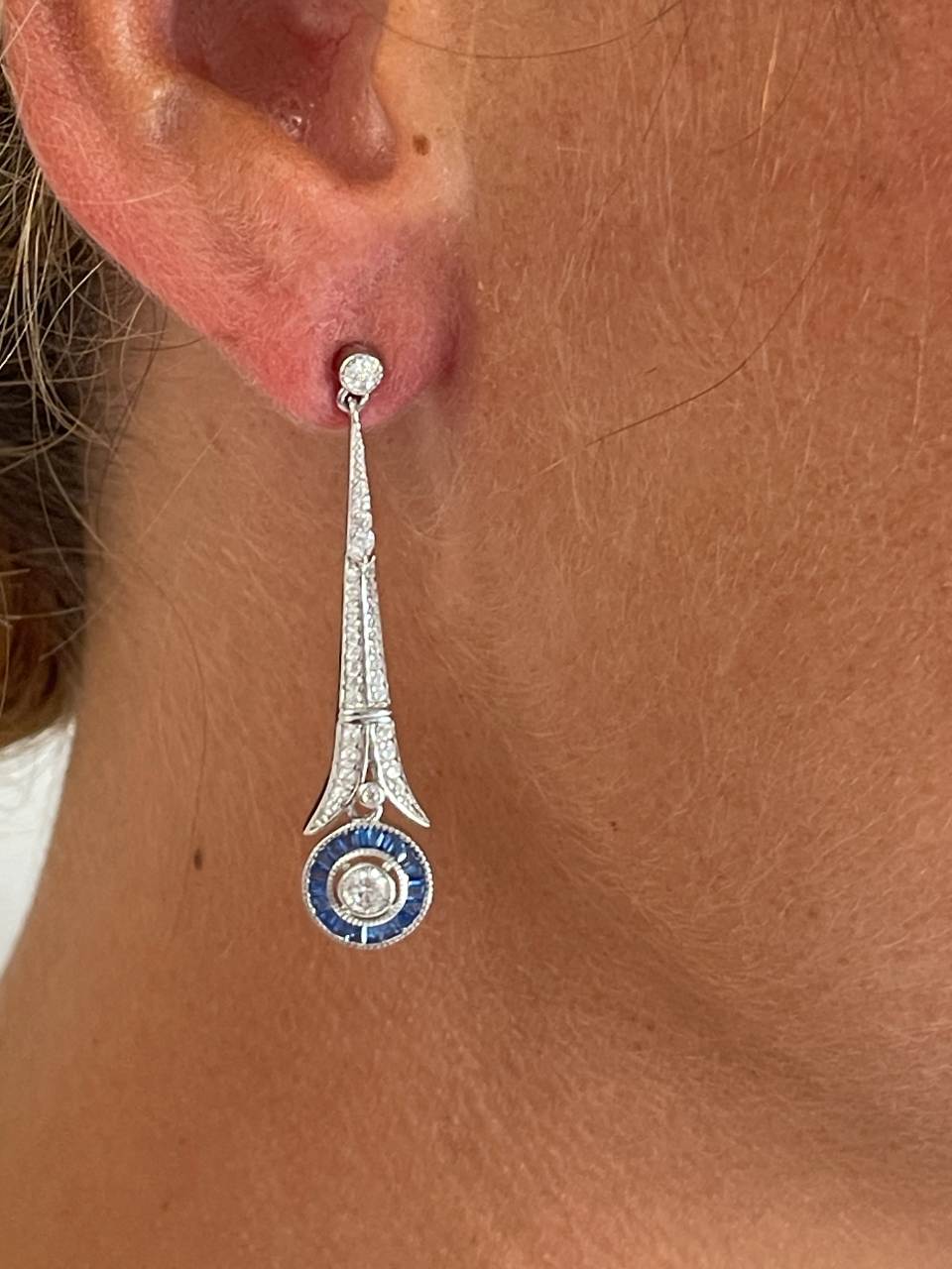 Pendientes CAULKER largos en color esmeralda/ zafiro