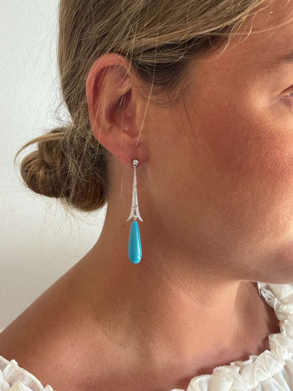 Pendientes CAULKER largos en color esmeralda/ zafiro