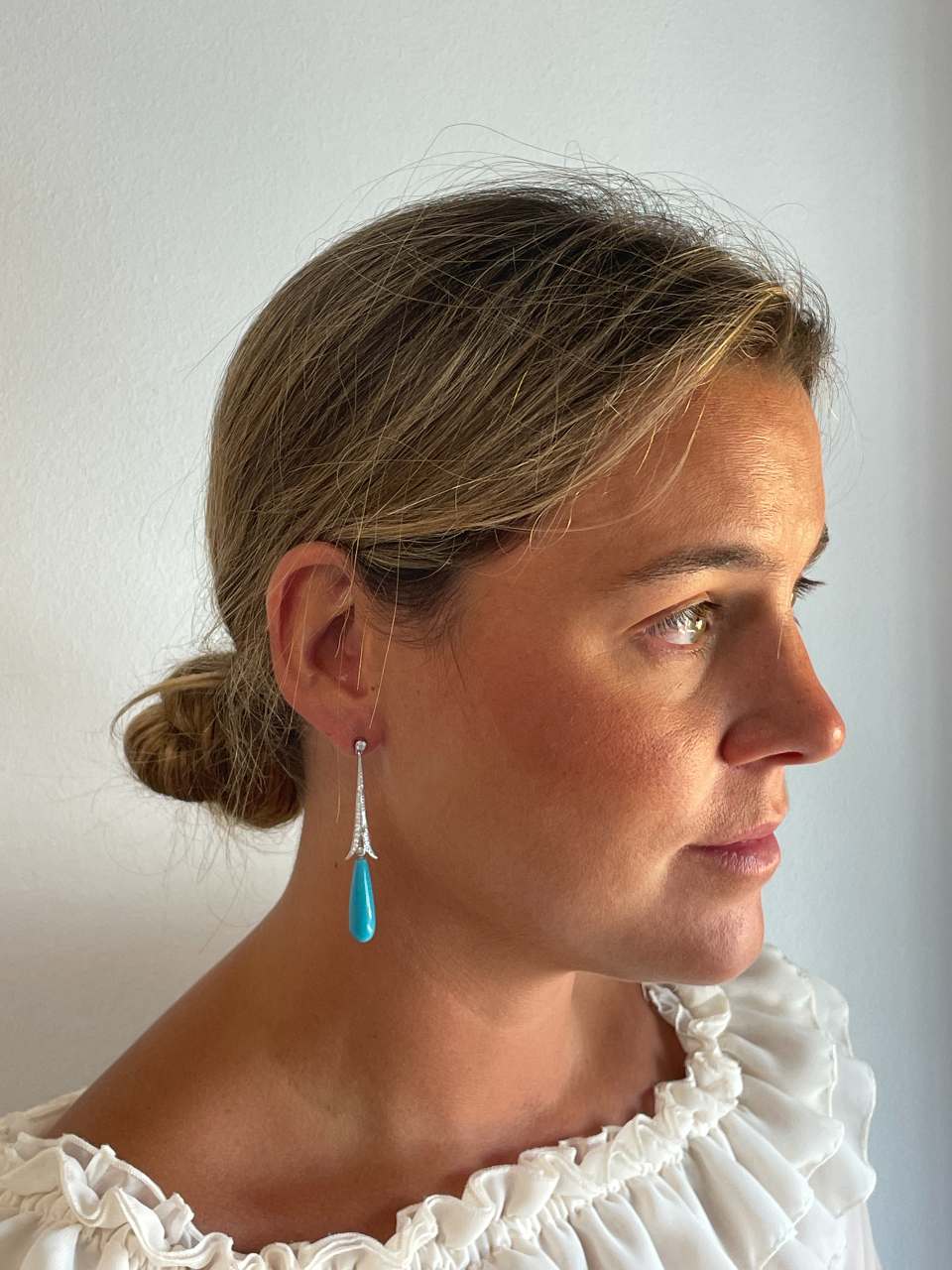 Pendientes CAULKER largos en color esmeralda/ zafiro