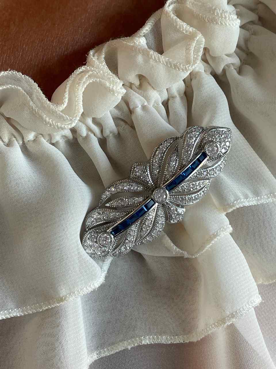 Broche LETICIA art decó de plata 925 ml con circonitas zafiro