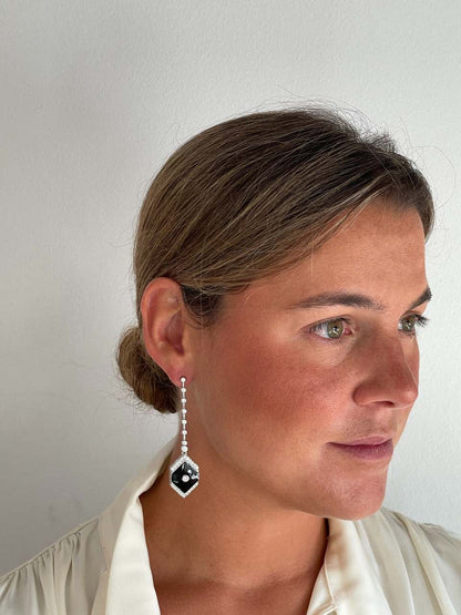 Pendientes BARACOA largos en esmalte negro y circonitas