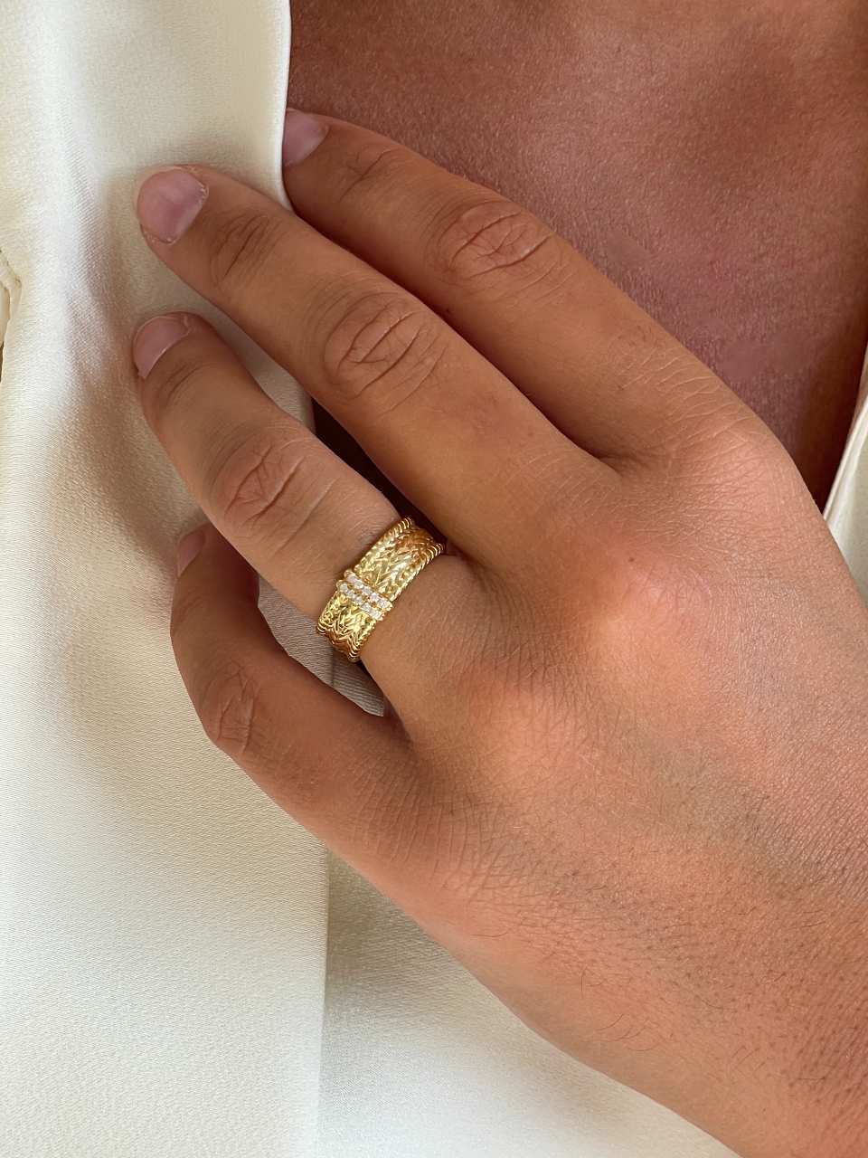 Anillo COZUMEL plata con baño de oro 18 kilates y circonita