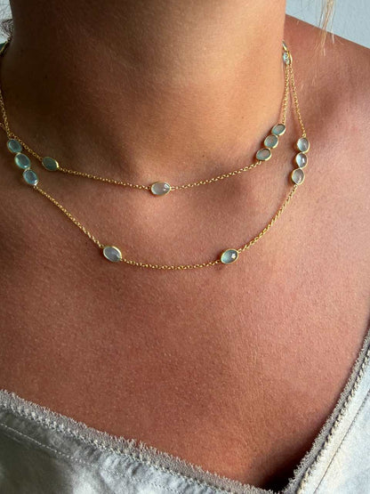 Cherry necklace in sterling silver with 18k gold plating and sapphires