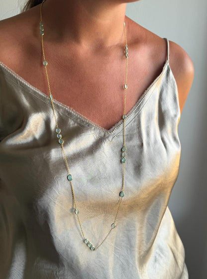Cherry necklace in sterling silver with 18k gold plating and sapphires