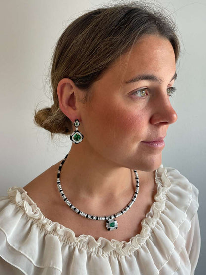 Gargantilla AMELIE en plata de 1º ley con circonitas, cuarzo esmeralda y esmalte