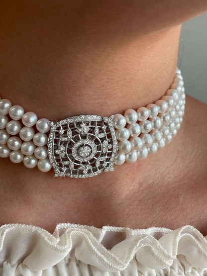 Choker SOPHIA de perlas chinas con centro de plata y circonitas