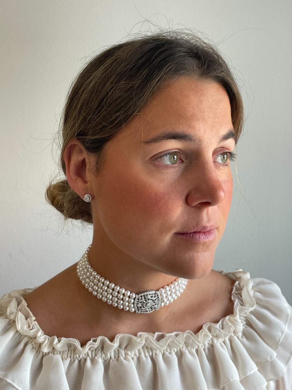 Choker SOPHIA de perlas chinas con centro de plata y circonitas