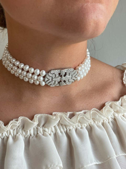 Choker CARLOTA de perlas chinas con centro de plata y circonitas