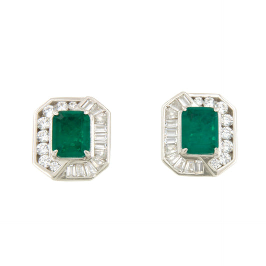 Pendientes cortos ZITA en plata primera ley con cuarzo color esmeralda