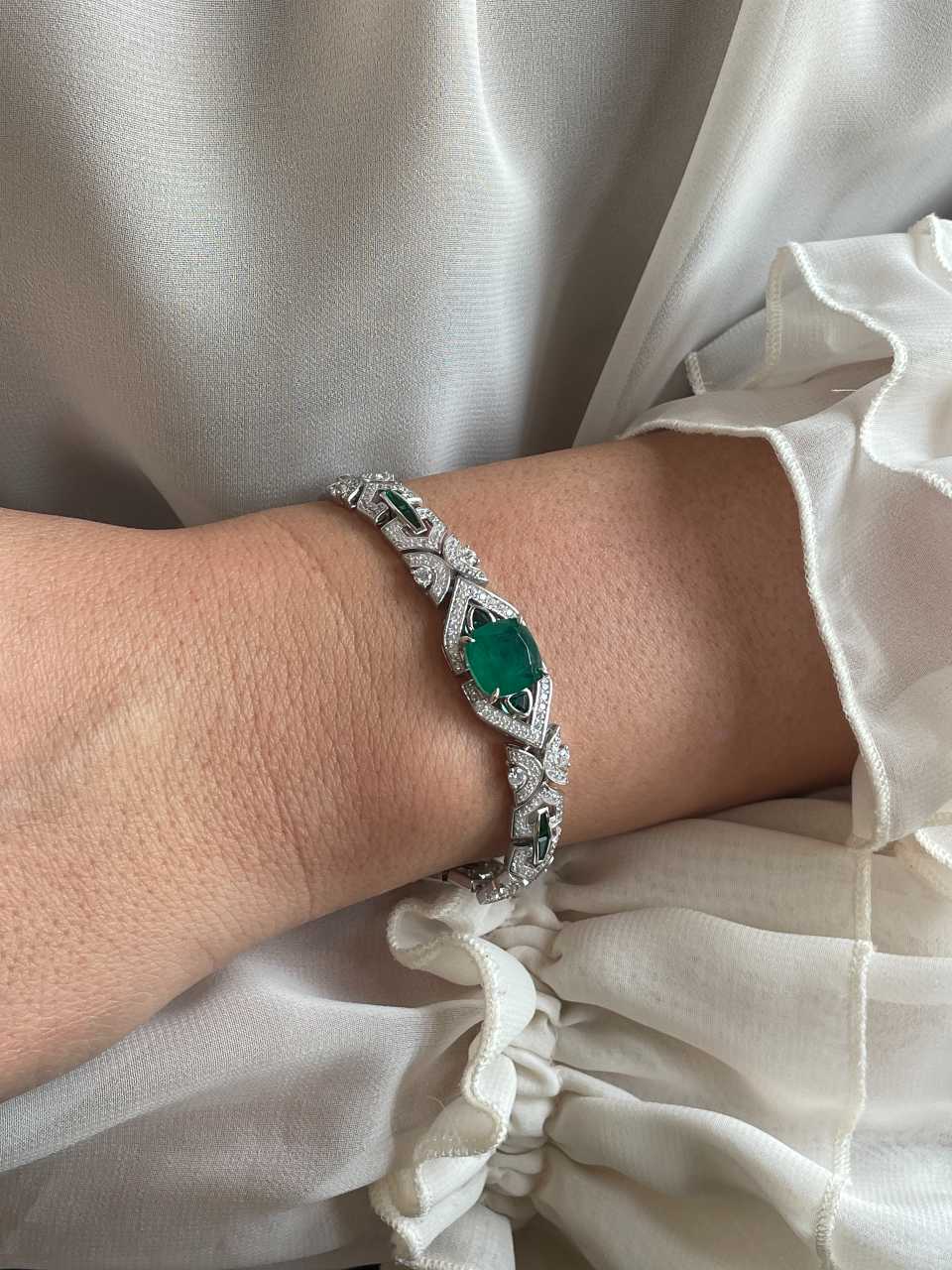 Pulsera CIXI de plata 1ª ley rodiado con circonitas y cuarzos esmeralda