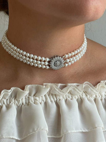 Choker LEONOR de perlas chinas con centro de plata y circonitas